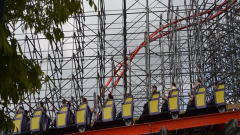 Planes fly close to new roller coaster near Louisville KY airport