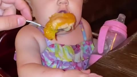 😍Cute baby Rhea Tries Steamy Peach Cobbler🥣