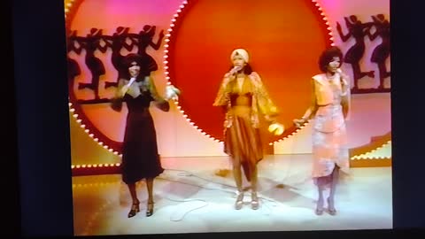 Pointer Sisters Yes We Can Can Live 1974