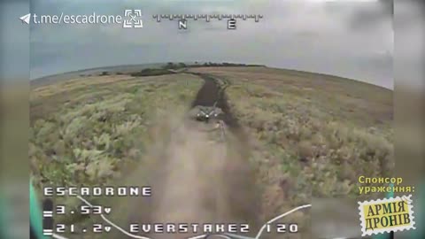 💥 Ukraine Russia War | Ukrainian Kamikaze Drone Strikes Russian MBT with Cage Kit | Aug 2023 | RCF