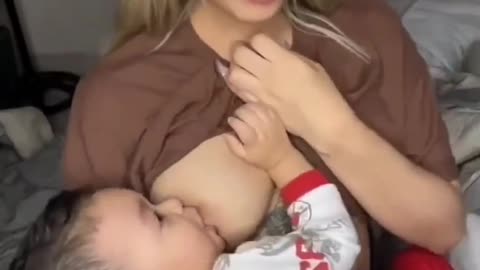 #viral #model #mom #feeding #girl #model #movie #breastfeeding