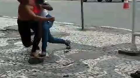 Mulheres brigam no centro da cidade de Feira de Santana