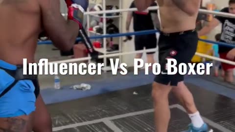 Sparing between a professional boxer and a novice boxer