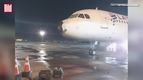 Flugzeug gerät in schweres Unwetter: Notlandung mit nur einem Triebwerk
