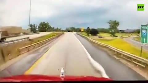 Michigan - Flying SUV caught on dashcam