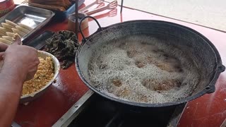 Making wade Street Food Sri Lankan පරිප්පු වඩේ