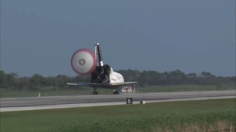 "Welcome Back!" Discovery Lands Safely at Kennedy