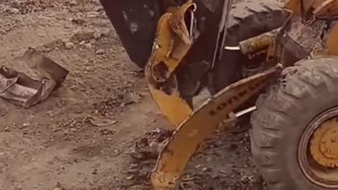 Excavator scrap shear disassembled bulldozer
