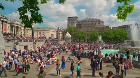 Trafalgar Square near Buckingham Palace is also overcrowded: