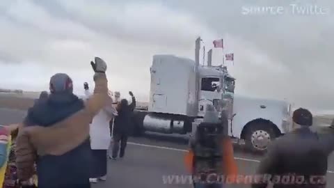Des enfants de tout le Canada laissent des messages aux camionneurs du convoi Freedom