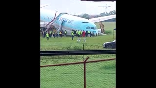 Korean Air jet overruns runway in Philippines