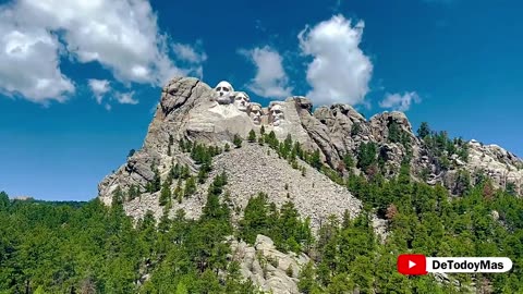 Mount Rushmore National Memorial in Keystone, South Dakota