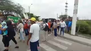Protesta por cierre de vía