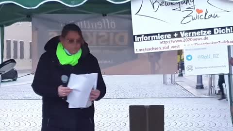 15.03.21 Rede von Manu von 'Eltern stehen auf' bei der Montagsdemo in Zwickau