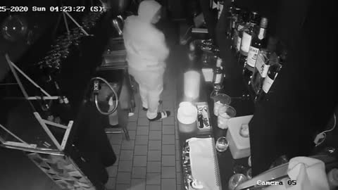 PHILADELPHIA Police:Commercial Burglary 20 S 2nd St DC 20 06 042453