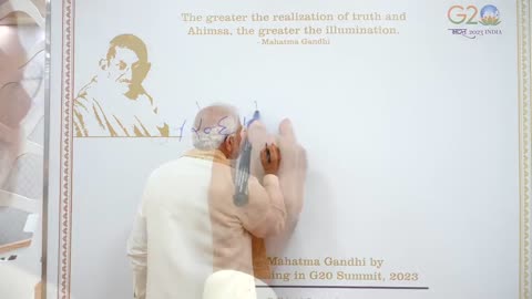PM Modi along with World Leaders pay tribute & homage to Mahatma Gandhi