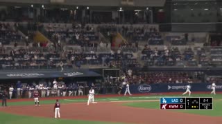 MLB - It looks like Freddie Freeman is ready for #SeoulSeries. 💪