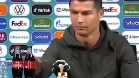 CRISTIANO VS COCA COLA