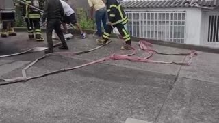 Voraz incendio en el barrio Cuba en Pereira