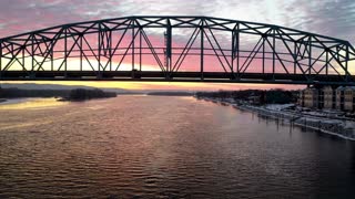 Relaxing video over the Mississippi River