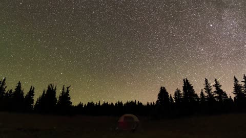 Breathtaking Time Lapse View of Meteor Shower