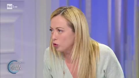 Giorgia Meloni:"L'Europa compresa l'Italia pagheranno caro le sanzioni alla Russia"- Porta a porta 07/04/2022 E su quest'ultime ha dichiarato: "Di sicuro l'Europa pagherà il costo delle sanzioni più degli Stati Uniti.