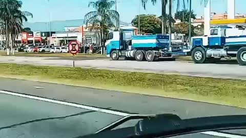 traveling at high speed on Brazilian roads