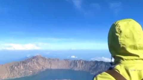 The beauty of Mount Rinjani in Indonesian