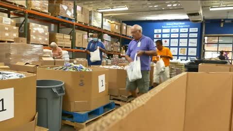 AmeriCorps sending volunteers to Arizona food banks