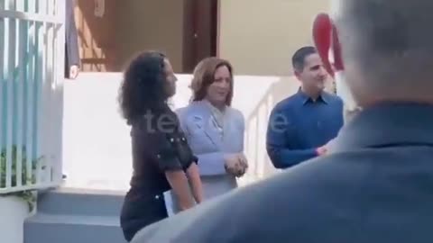 Kamala Harris Decides To Clap Along With A Song That Protests Her