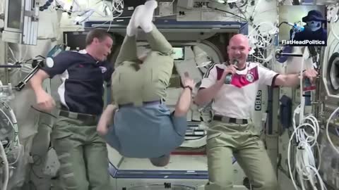 NASA, Green Screens, Harnesses, Flies On The ISS