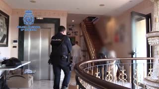 Las excentricidades que encontró la Policía española en la casa de Pablo Ardila