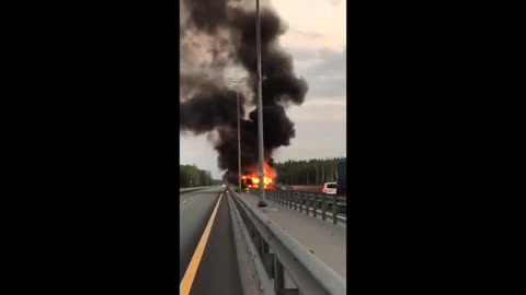 Russia Truck Exploded On the HIGH WAY gotta see this