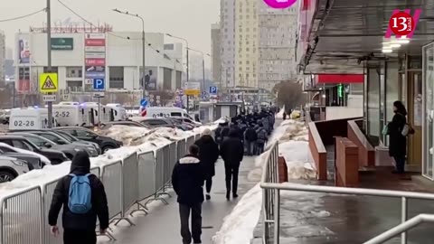 Image of preparation for Navalny's funeral - hundreds of police were involved, barricades set up