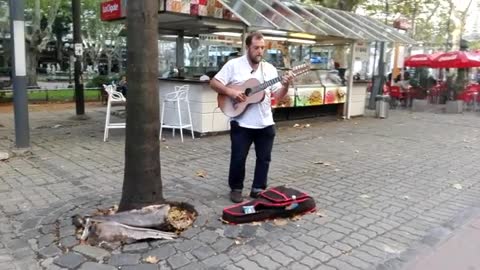 Amazing integration of two songs in Portuguese and German: Asa Branca and Ode an die Freude