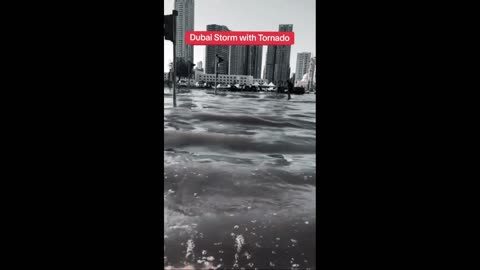Dubai chìm trong biển nước