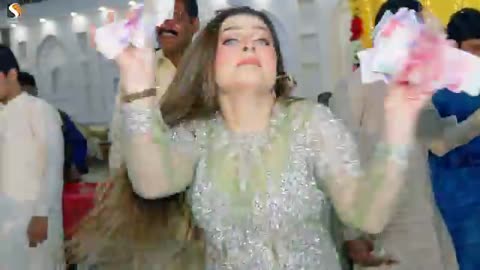 Munda_Patwari_Da_,_Chahat_Baloch_Dance_Perform.mp4