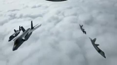 F-22 Reptar Refuel