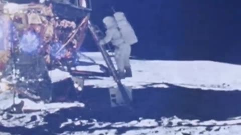 Som ET - 45 - Moon - Apollo 14 - U.S. Flag on the Moon
