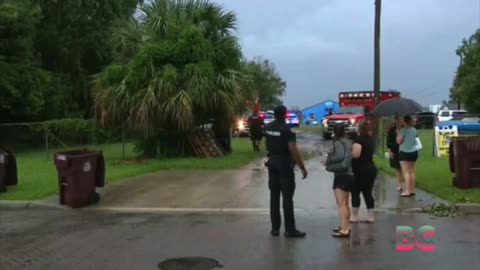 Student missing, 1 injured after Orlando rowing club boat capsizes following lightning strike