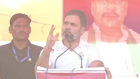 जब अचानक मंच पर चढ़ा 'अग्निवीर', दौड़कर पहुंचे राहुल गांधी। रैली में हुआ बवाल - Rahul Gandhi