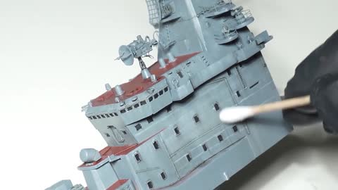 On the final steps of the warship model