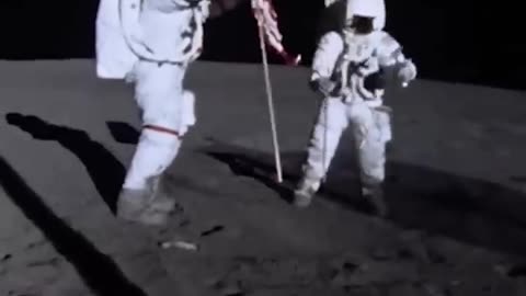 Neil Armstrong walk on the moon 😨😯