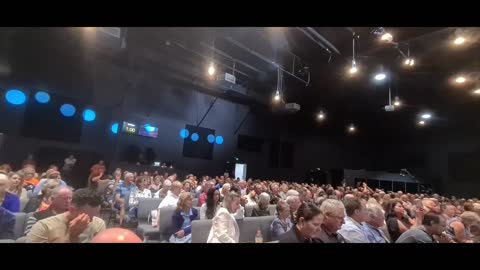 Meet the candidates, wrapping up. Gold Coast, Qld, Australia. 11th April 2022.