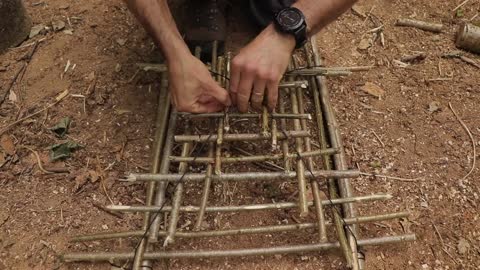 10+ Bushcraft Skills and Wilderness Survival Hacks