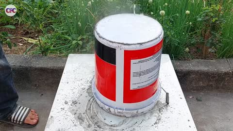 How to cast a smokeless stove with cement and paint bucket