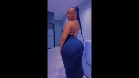 Nonhlanhla Mhlongo - Curvy Plus Size Fashion Model from South Africa [ Biography | Lifestyle | Wiki]