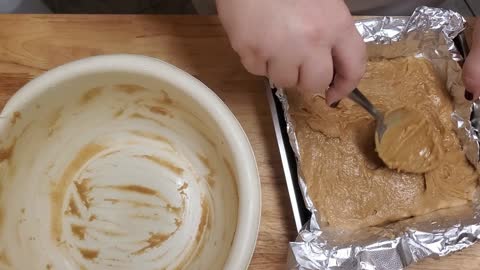 Easy peanut butter microwave fudge