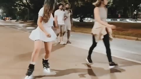 Unbelievable Skills: Watch This Beautiful Girl Master the Art of Skating