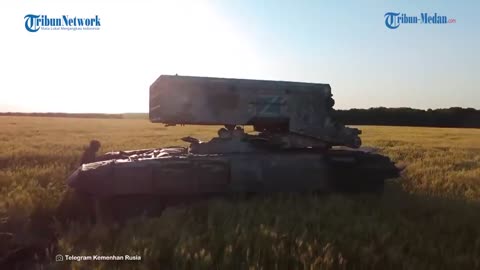 Ukrainian Forts and Armored Tanks Burned at 3000 C by Russian Solntsepek TOS-1A Crew!